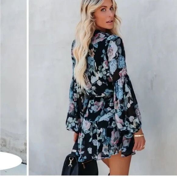 ✨VICI Collection Maxwell Dark Floral Dress✨ - Picture 4 of 7